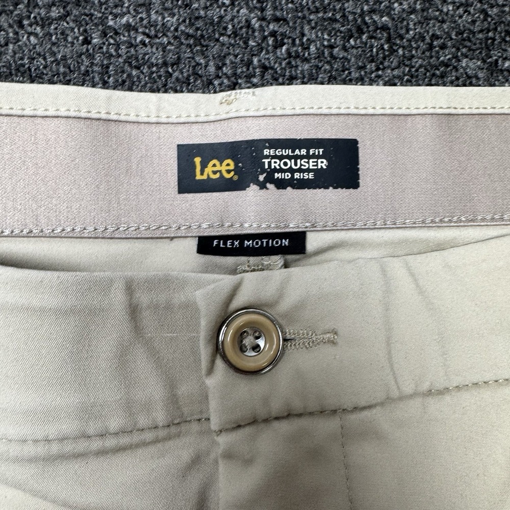 Lee 18 Short Khaki Straight Leg Flex Motion Trouser Stretch Dress Pants Mid Rise - Picture 2 of 8